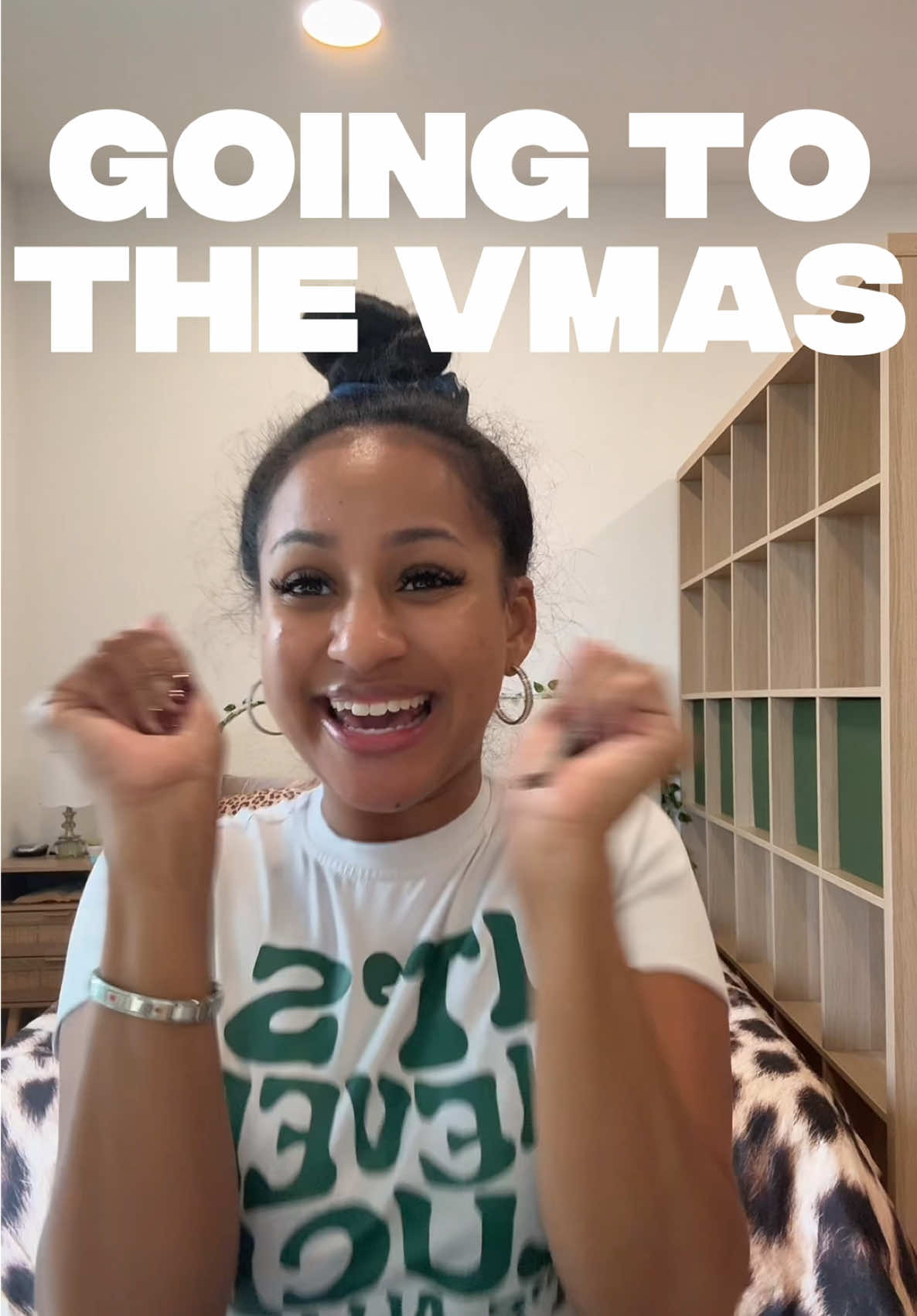 Concerts bring out my inner child 😂 #vmas #flightattendant @1iota 
