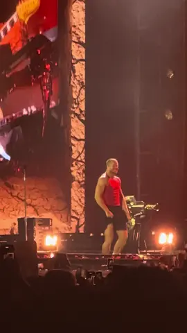 Imagine Dragons in Mexico City, September 7, 2025. #imaginedragons #shots #loomtour #imaginedragonslive #danreynolds 