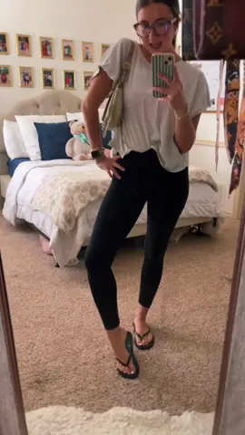 I love wearing flip flops. 