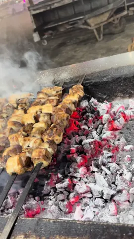 Special Patta tikka 😋in Hakeem khan restaurant Peshawar Ring Road jamil chowk 💕#hakeemkhanrestaurant #BBQ 