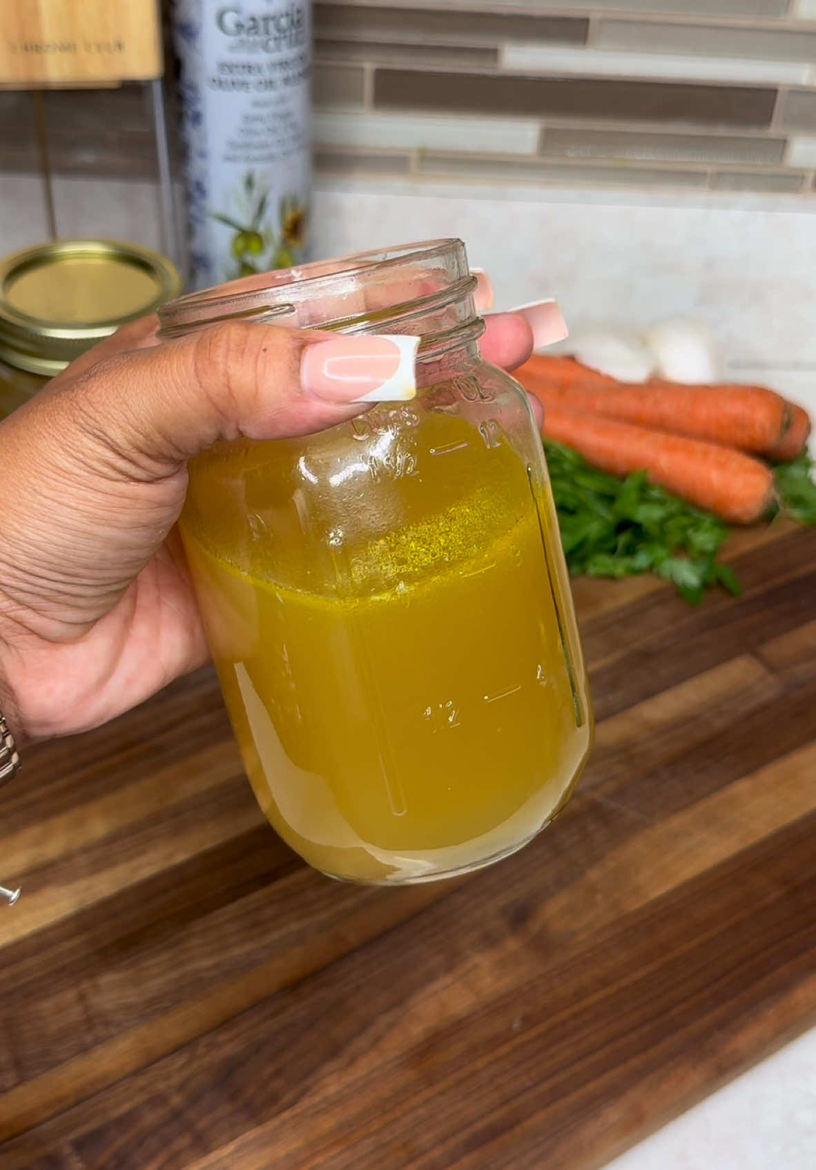 Homemade Chicken Broth Recipe ✨ Whether you’re under the weather or looking for an amazing broth to go with your favorite soup. This is the recipe for you!  Multiple health benefits, and taste good too! 🤩 I have the full recipe card posted on my page, be sure to screenshot it.  #chickenbroth #chickenstock #soupseason #brothrecipes #brisheat❤️‍🔥 