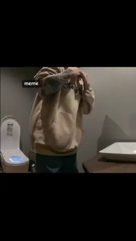 ياعمريي عليه كيووتت 😭#meme 