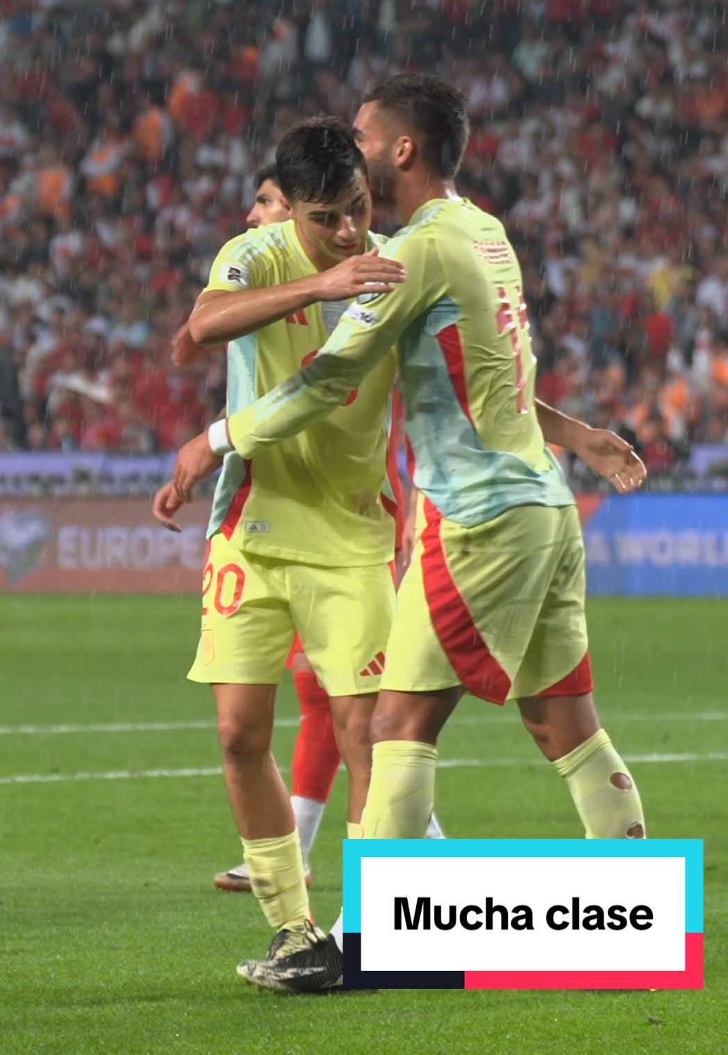 Se le cae la clase al buen @pedri. Dos goles como dos soles. #VamosEspaña | #CopaMundialFIFA | #deportesentiktok | #tiktokfootballacademy 