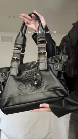 Keychain and bag from @Heynachi 🤍I love their stuff so much #viviennewestwood #workbag #viviwestwood #nanaanime #fyp 