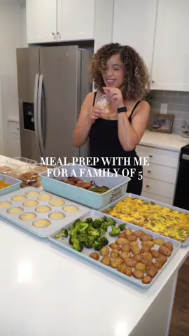 Mom hack: MEAL PREP using your favorite stainless steel cookware >> 🍚🍗🥦🍳🍠🥔👩🏽‍🍳 If I’m being honest, some week’s I’m completely overwhelmed with feeding five people 😭So, because I need meals that will fuel everybody, I like to prep for the week using both my Pro-Tri Ply Stainless Steel Cookware set and Infrared Air Fryer from @tfalusa. Both are durable and seamless to use, helping turn one prep into endless family meals with less hassle in the kitchen. Check out what I made this week and learn more about T-fal through the link in my bio! #TfalPartner For anybody who needs ideas, here’s what I made: Flax Pancake Bites: Pancake mix + ground flax + eggs & egg whites, baked in the T-fal muﬃn tin for an easy grab-and-go breakfast. Veggie Egg Bake: Eggs, peppers, spinach, and chicken sausage with shredded cheese sprinkled, baked in their pan and cut into squares. Protein: Crispy Lemon Pepper Wings: Made family-size in the new 7L infrared T-fal Air Fryer. Ground Turkey x Chicken thighs seasoned + marinated to taste  Sides: Roasted potatoes, Broccoli, Green Beans, Mashed sweet potatoes, and fluffy rice to mix + match through the week. #mealprep #cookwithme #whatieatinaday 
