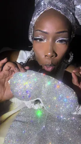 I’m obsessed w my new crystal silk mask ✨
