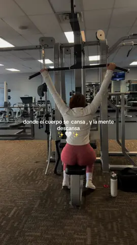 🏋🏽‍♀️🤍✨ #fypp #gyntok #