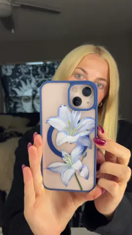 In loveeee ✨✨🌸🌸 #phonecase 