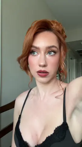 Can’t get over this look @Mua_Heatherfebo @Suzy | Las Vegas Hair Stylist just wait ✨ #peliroja❤️👩🏻‍🦰 #transition #transformation #hairstyle #fypシ゚viral 