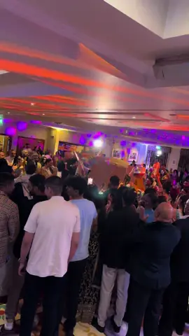 Scotland’s first ever seen 360 Sparkulars  🌪️🔥  What better way to bring a Jago entrance into the room. If your looking to bring colour and with a sparkling effect then these pair of fire bombs is a must for any celebration 🙌  #firstinuk #360sparkulars #indoorsparklers #indoorsparkularfireworkmachine #sparkulardisplays 