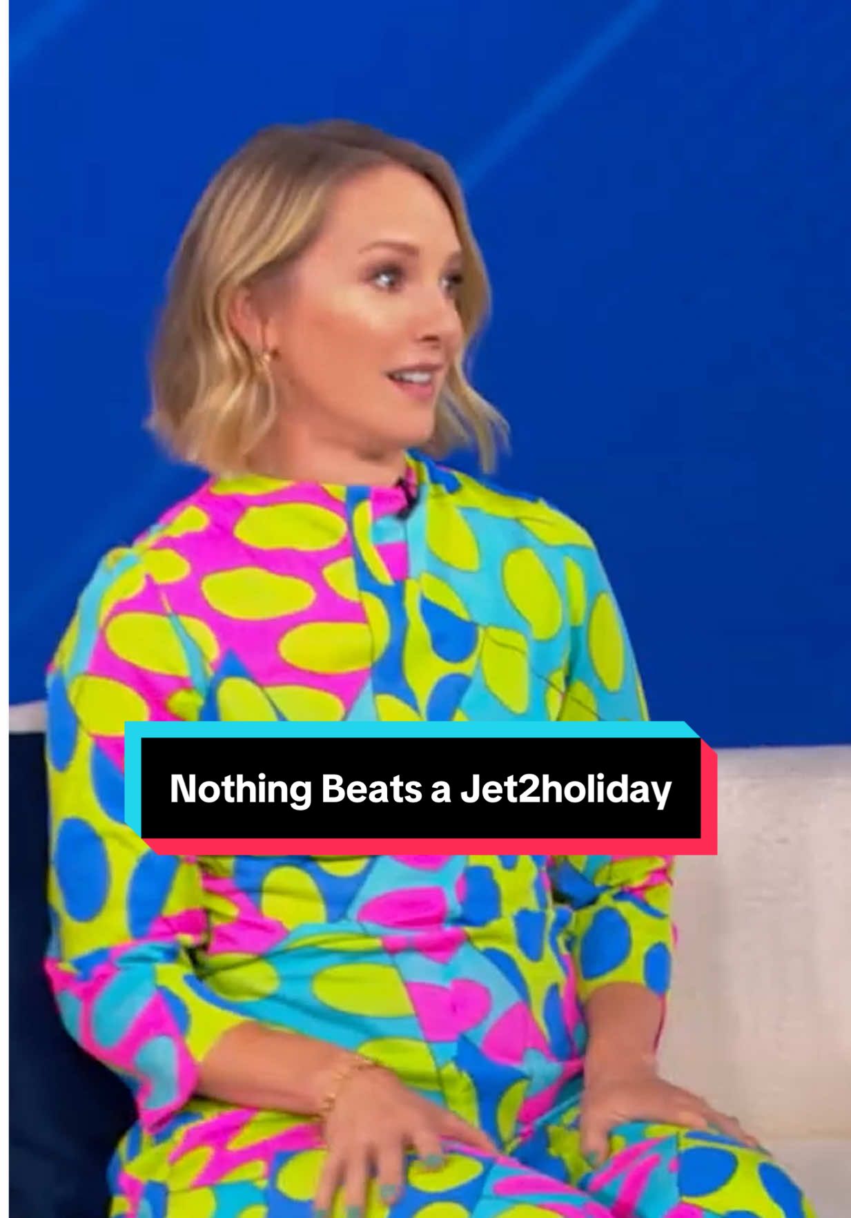 Say it with us: “Nothing beats a Jet2holiday!” ✈️☀️ Our #TamFam took on the viral #Jet2holiday trend aka the sound of the summer! 🎶 #holdmyhand 