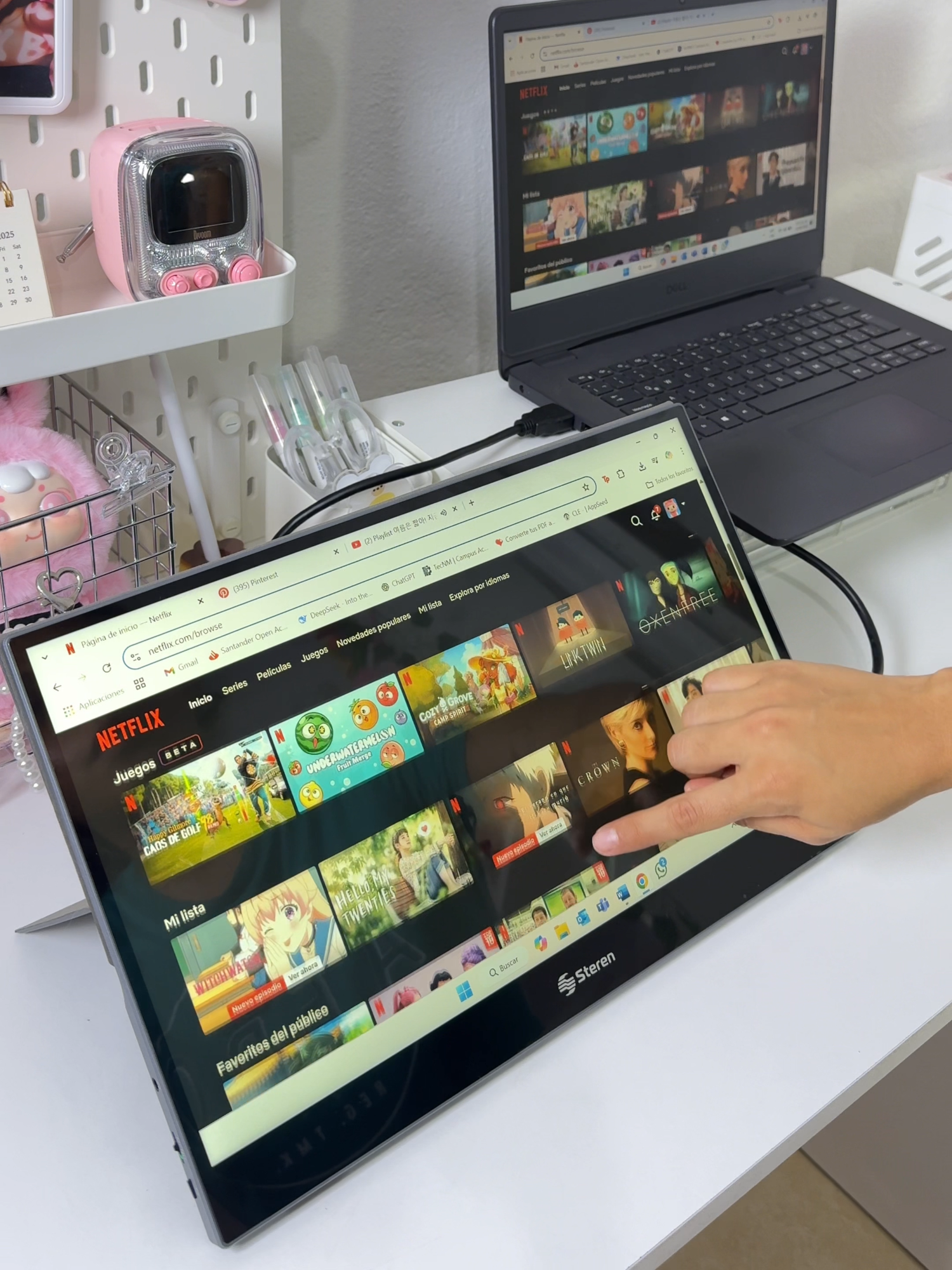 🖥️✨ Más espacio, más productividad Convierte tu laptop en una estación de trabajo portátil con este monitor touch Full HD de 15.6”, ideal para trabajar, jugar o disfrutar de tu contenido favorito. 🎨 Calidad Full HD con modos HDR y DCR para colores vibrantes y mayor detalle 👆 Pantalla táctil, interactúa fácilmente con tus aplicaciones y sistema 🎮 Conectividad versátil, compatible con HDMI y USB-C para laptops, consolas, tablets y más 👜 Diseño ultra slim y ligero, llévalo en tu mochila o maletín sin ocupar espacio 🔊 Bocinas integradas + salida AUX, disfruta de un sonido claro donde estés ✨ Consíguelo en tu tienda Steren. #Steren #MonitorPortátil #FullHD #TouchScreen #Tecnología