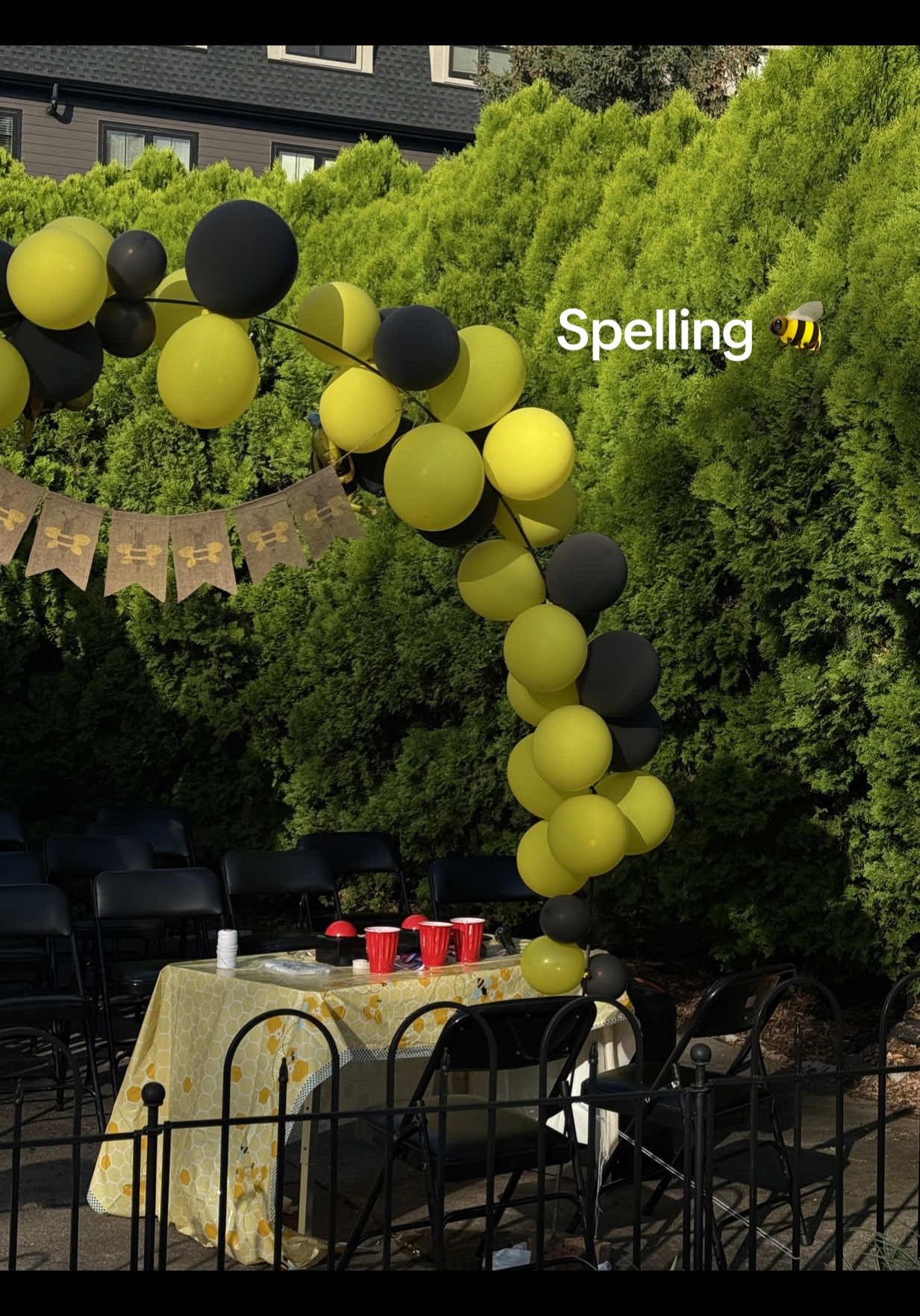 And for the last gathering of the year…a spelling bee😆#friends #spellingbee🐝 #spellingishard 