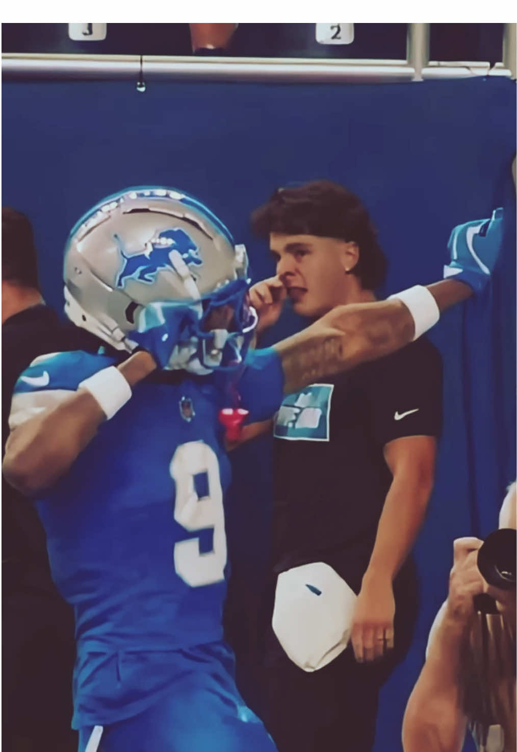 No Victory Monday this week… but it’s bounce back season 💪🦁🔥 Waymo just locked in with the Lions, and the best way to rep him is rocking the Waymo drip. Don’t sleep—these won’t last long 👀 👉 Shop now before they’re gone: https://tddetroitlions.myshopify.com #OnePride #DetroitLions #Waymo #jamo #merchendise 