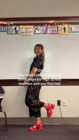 Hi friend! 🫶🏼 #teacherstyle #trendyteacher #teacheroutfit #septemberstyle #teacherootdinspo 