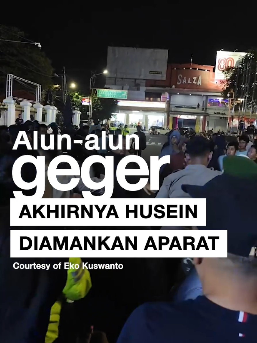 Heboh! Husein mendatangi posko Aliansi Masyarakat Pati di alun-alun dalam keadaan mabuk. 