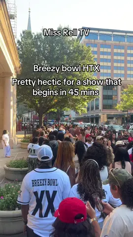 Insane #followmissrell #missrelltv #BREEZYBOWL #CHRISBROWN #fyp 