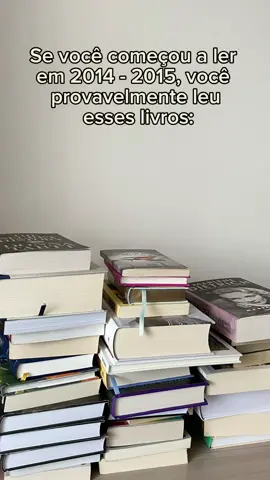 alguns estão ate surrados de tão velhos #booktokbrasil #romancereader #BookTok #oldbooks #foryoupage 
