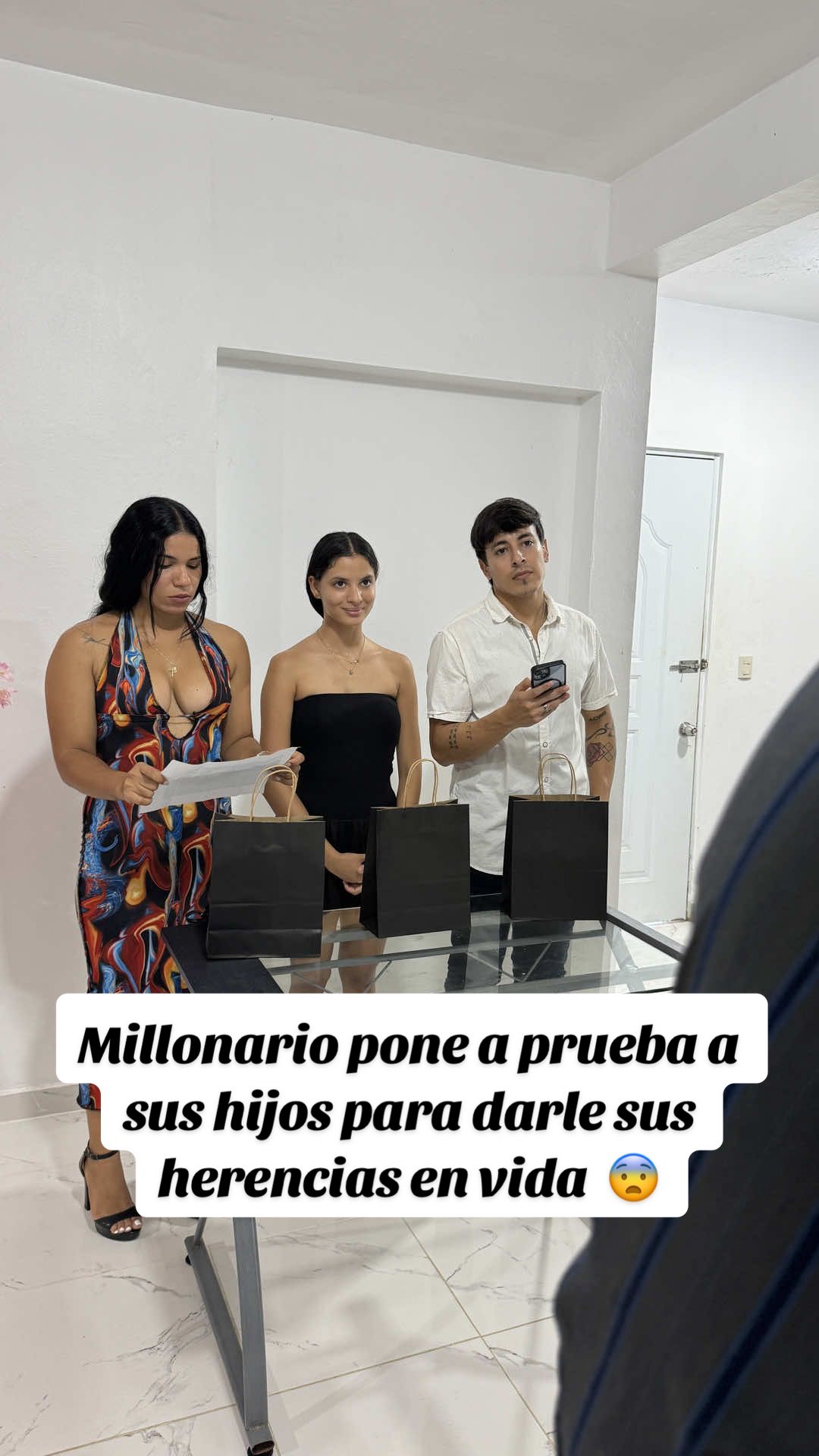 Respuesta a @Marytony05 Millonario pone a prueba a sus hijos 😨