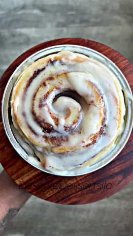 CINNAMON ROLLS! Cinnamon Roll Orders Shipped Out, Please Check Your Emails! 🥰 #krissyflowers #cinnamonroll #fyp 