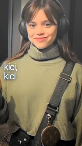Membalas @zilvwxyz versi mba Jenna #jennaortega #jenna #ortega #aktor #prety #beutiful #tiktok #fypage #fyppppppppppppppppppppppp #fyp #edit #indonesia 