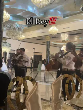 #mariachi #boda #sigosiendoelRey 