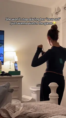 I’ve never seen a women talk about a bra for 12 hours straight😭 #set #skims #skimsdupe #skimshaul #skimsbodysuit 