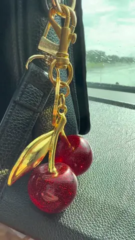 #cherryred #desing #keychainaccessories #llavero #llaves 