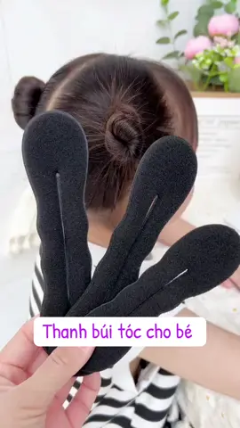 Búi tóc cứ lỏng tay hay xẹp xuống? 🤔 Dùng ngay dụng cụ búi tóc bằng mút – 1 cuộn là ra kiểu, gọn gàng xinh xắn, bé chạy nhảy cả ngày cũng không bung 🌸✨ #kieutocchobe #bunhead #buictocgon #tocdepmoingay #dungcubuitoc