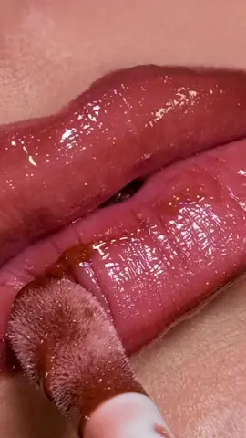 Se vienen muchos más lip combos para otoño 🥧🍮🌰🍪 I’m obsessed @Milani Cosmetics #milanicosmetics #lipcombo #lipliner #lipplumper 