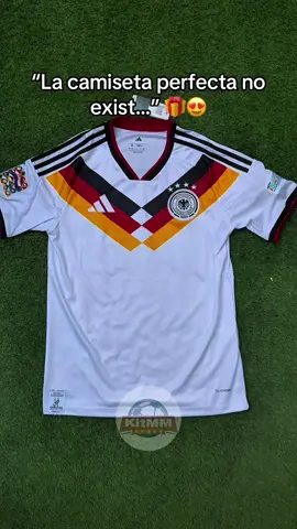 Si quieres conseguir una como esta, en kitmm.com tienes las mejores camisetas a un precio genial #parati #futbol #deporte #retro 