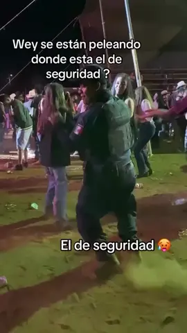 se le olvido que estaba en servicio #hastallegaraloa5k #humortiktok #humor #videosdivertidosdetiktok #viraltiktok 