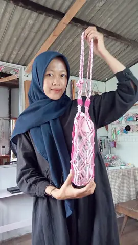 botol holder macrame pink pink😍#botolholder #handmade #macrame #fyp 