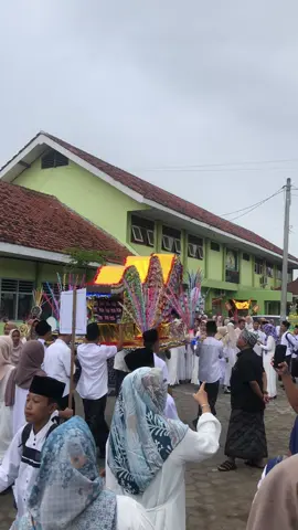 Kreatif 😊 #gunungan  #ambulu  #jember  #maulidnabimuhamammadsaw  #2025 