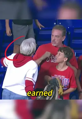 Karen snatched the ball from the child during the Phillies vs. Marlins game. In the end, everything turned out better for the kid, who received gifts from both teams. #news #baseball #philliesvsmarlins #karen #karens 