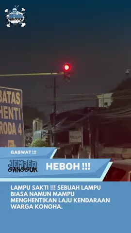 Sebuah lampu dipersimpangan jalan terlihat biasa namun bisa menghentikan laju kendaraan warga, rasa kagum dan hormat ditunjukan oleh warga dengan menghentikan laju kendaraannya. #fyp #fyppppppppppppppppppppppp #jember #jember24jam #jembertiktok 
