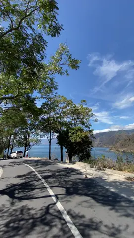 View danau toba emang sebagus itu 😍 #danautoba #paroposilalahi #healing #fyp #wisatasumut 