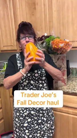 Trader Joe’s fall haul 🎃 🍂 #traderjoes #falldecor #pumpkin #squash 