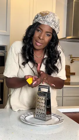 #CapCut “Tired of messy shredding and scraped knuckles? 🧀✨ The Susteas Rotary Cheese Grater makes meal prep effortless just load, spin, and enjoy perfectly grated cheese, veggies, and more in seconds!  #TikTokMadeMeBuyIt #KitchenHacks #CheeseLover #Susteas”