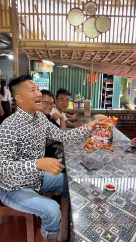 Anh em ủng hộ Phú Lê thì bấm tay vào giỏ hàng Huấn Hoa Hồng nhé #changabatuyet #huanhoahong #xuhuong #anvatbatuyet 