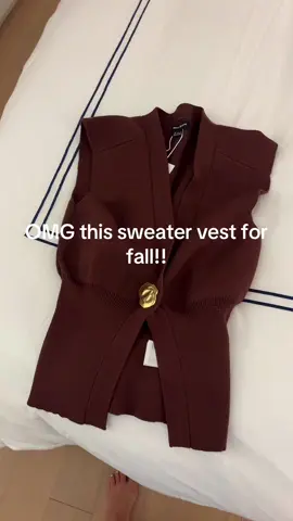 Elevated basics for fall 🍂 this Urban Revivo deep V sweater vest is the chic layering piece you didn’t know you needed—perfect with jeans or over a dress 🙌 #fallfashion #sweatervest #urbanrevivo #tiktokshopcreatorpicks #fallstyle 