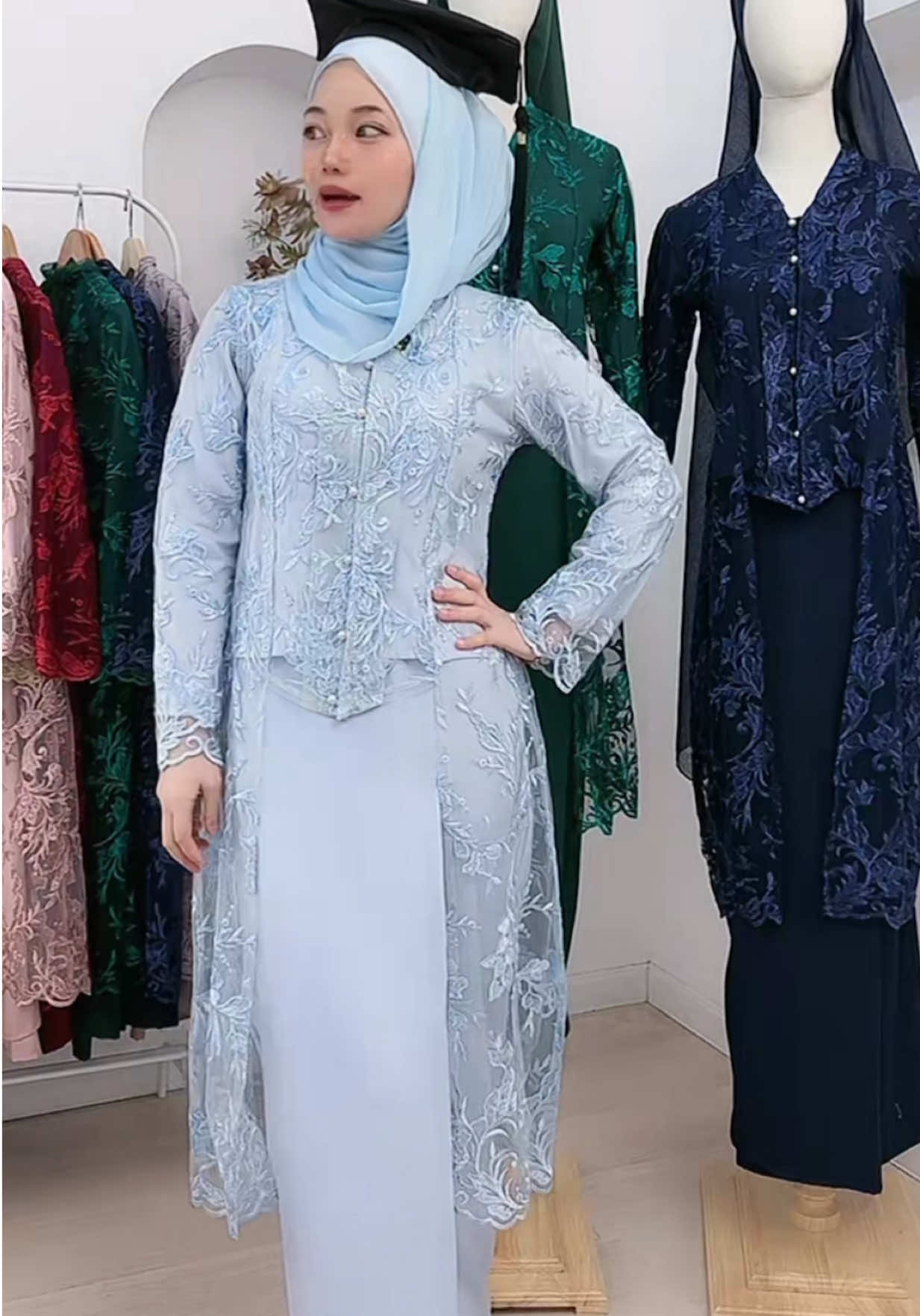 Kebaya kutu baru lace by ayra noordin.  #kebayakutubaru #kebayamodern #kebayalace #bismillahfyp #masukberanda 