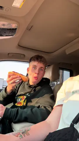 @F*CKVQs u and ur sam’s hot dog… 