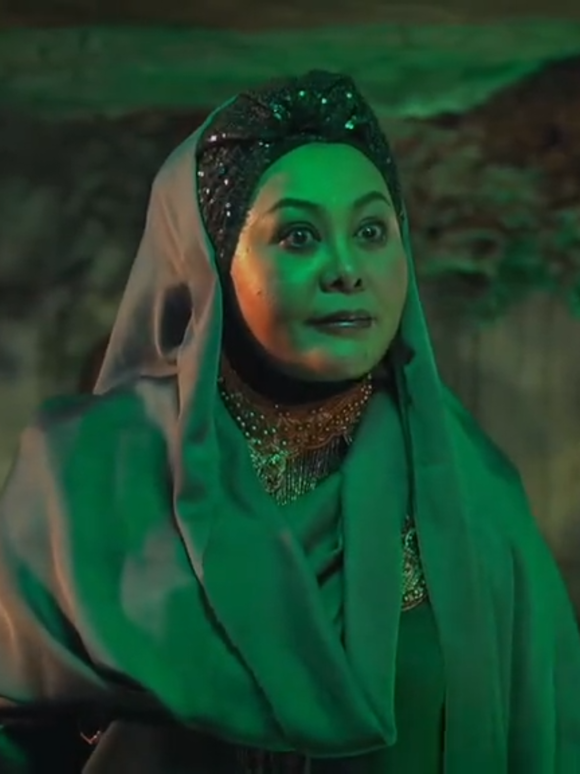 Dia mencari jalan ke syurga, tapi langkahnya semakin jauh menuju neraka. Saksikan telemovie IBU AJI di applikasi Karya Reels. Ini baru real! #ibuaji #karyareels #unlimitedstoriesbeyondthescreen #streaming #mobileapp  @erma fatima 