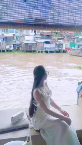 Tự dưng thấy nhạc hợp với clip