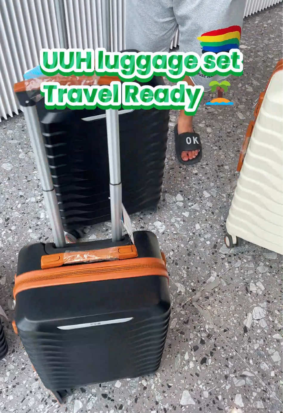 Look how smooth these wheels are‼️Come on take one do these🧳✈️✨ #luggage #suitcase #travel #CrazyThursdayLIVE #tiktokshop 