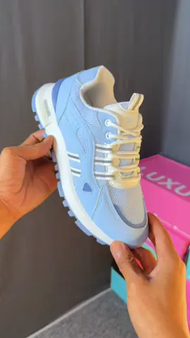 #sepatuwanita #sepatucewek #sepatusneakers #sepatuOOTD #sepatuolahragawanita 