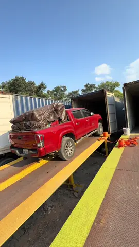 ENVIO DE VEHÍCULOS, RENTA DE CONTENEDOR ENVÍO DE MOTOS, ENVÍO DE CAMIONES Y TRACTORES.  Recogemos en grua valores por separado, placas e impuesto Aduanal y aforos por separado, valor de envío depende del país y el Vehículo. Carros Cargados valor adicional y  Restricciones aplican para cada uno de los servicios. Nos reservamos el derecho de rechazar el servicio a cualquier persona. #in God we trust #Godblessamerica #Honduras #Guatemala #ElSalvador #para Guatemala no se pueden cargar los carros #impuestos los cotizamos para Honduras Guatemala y tiene un costo de cotización  