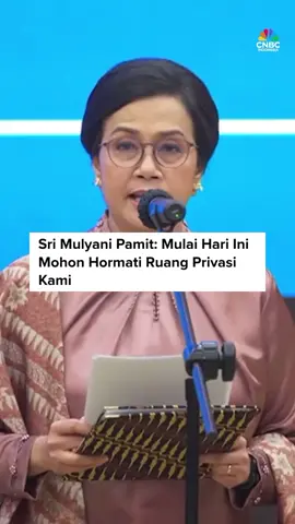 Sri Mulyani Indrawati pamit dari jabatannya sebagai Menteri Keuangan pada hari ini, Selasa (9/9/2025). Sri Mulyani menyerahkan jabatan kepada penerusnya, Purbaya Yudhi Sadewa. Dalam sambutan perpisahannya, Sri Mulyani menyampaikan terima kasih kepada semua pihak yang sudah membantu selama menjalankan tugas di Kementerian Keuangan di tengah berbagai tantangan dan gejolak. Saya berterima kasih kepada seluruh jajaran kementerian keuangan yang selama ini sudah cukup lama saya menjabat di posisi ini selalu dan terus membantu dalam melaksanakan tugas mengelola keuangan negara dengan penuh dedikasi, dengan sepenuh hati,
