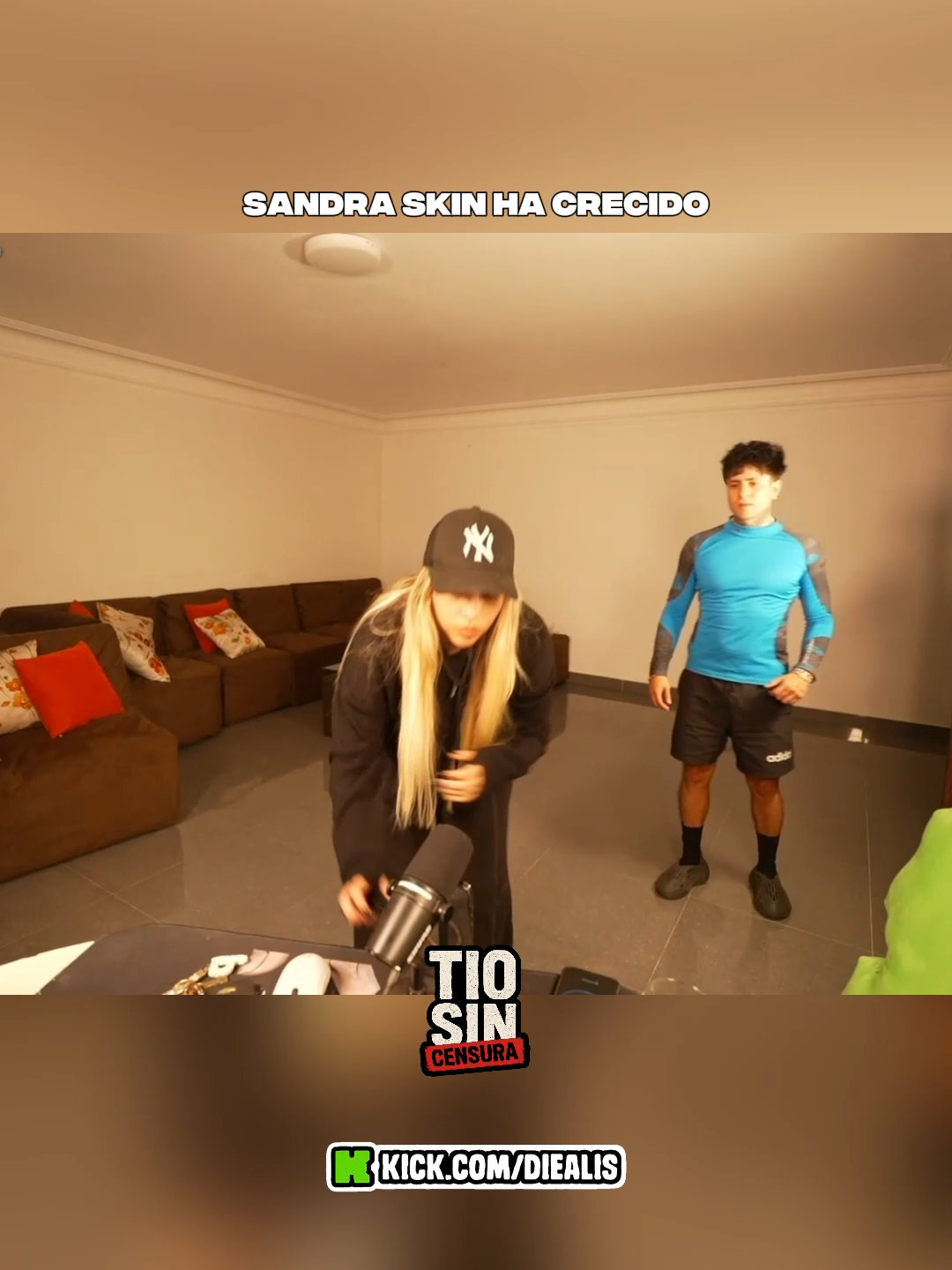 Sandra skin ha crecido y enseña a bailar salsa a diealis #diealis #diealisclip #salsa #aprendiendosalsa #humor